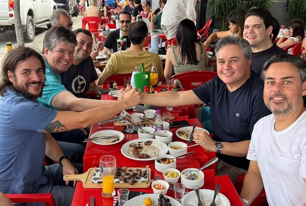 UNIÃO NA OPOSIÇÃO? Encontro em bar de Manaíra reúne Efraim, Pedro e Ruy Carneiro