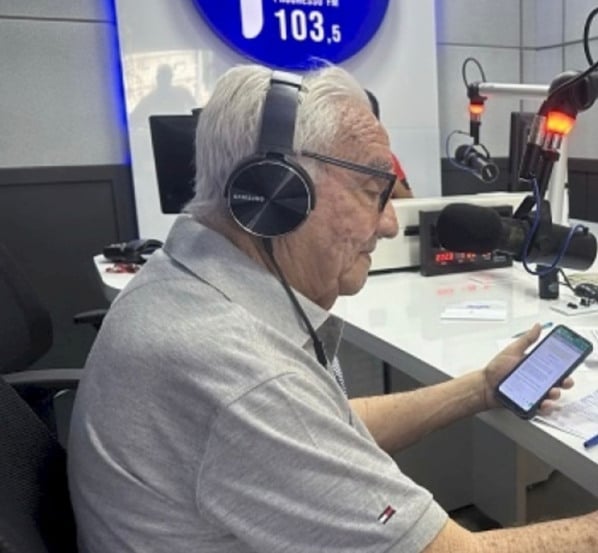 Barbosa da Silva, na Rádio Progresso.