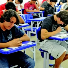 Enem 2025: plataforma gratuita utiliza IA para ajudar no desempenho dos estudantes na redação