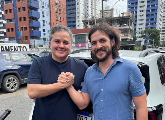 Pedro enfatiza que deseja somar e faz gesto que reforça Efraim - Por Nonato Guedes
