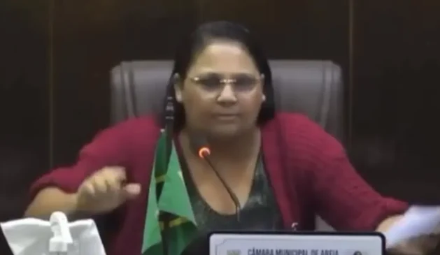 DISCUSSÃO EM AREIA: Vereadores batem boca e sessão é suspensa na Câmara Municipal - VEJA O VÍDEO