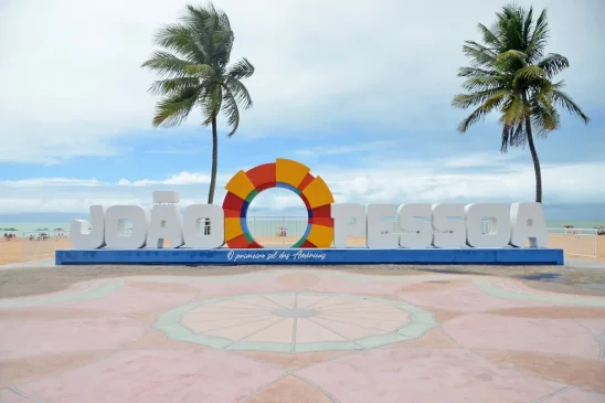 Prefeitura de João Pessoa abre edital com 16 vagas para fotógrafos que quiserem trabalhar no letreiro em Tambaú