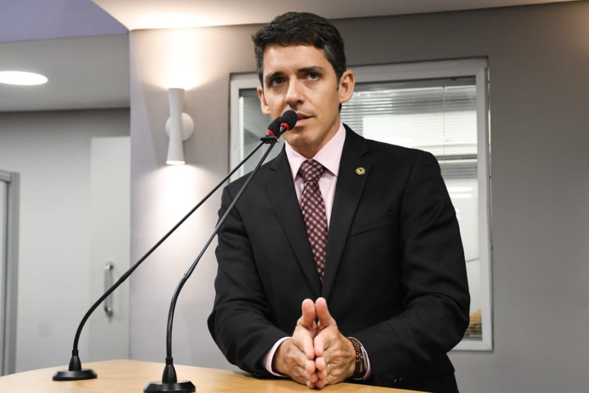 Deputado Tovar afirma que oposição espera por Cícero para definição da chapa em 2026: "Não vejo problema dele ser candidato a Governador"