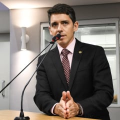 Deputado Tovar afirma que oposição espera por Cícero para definição da chapa em 2026: "Não vejo problema dele ser candidato a Governador"