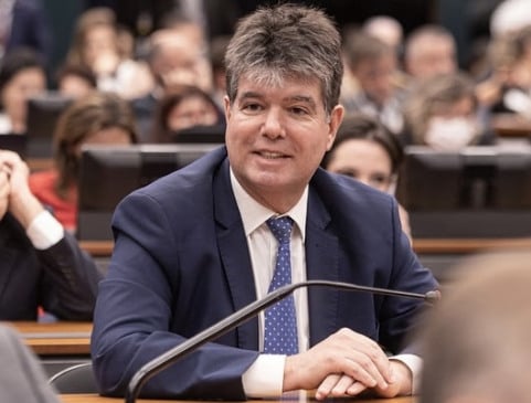 Ruy destaca parceria com Assembleia Legislativa da Paraíba na construção de audiência pública sobre combate a adultização nas redes sociais