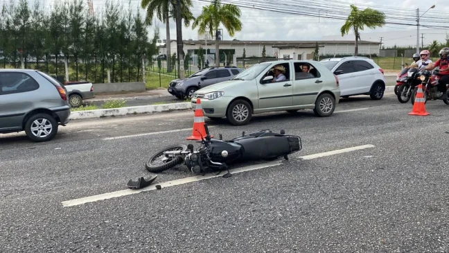 Motociclista morre após acidente com carreta na BR-230, em 2023 — Foto: Sílvia Torres/TV Cabo Branco

