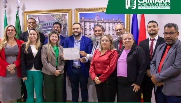 Câmara de Bayeux concede Título de Cidadão Bayeuxense a Moca Medeiros