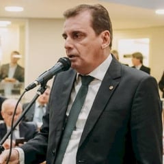 João Azevêdo sanciona lei de Chico Mendes que combate superendividamento em apostas virtuais na Paraíba