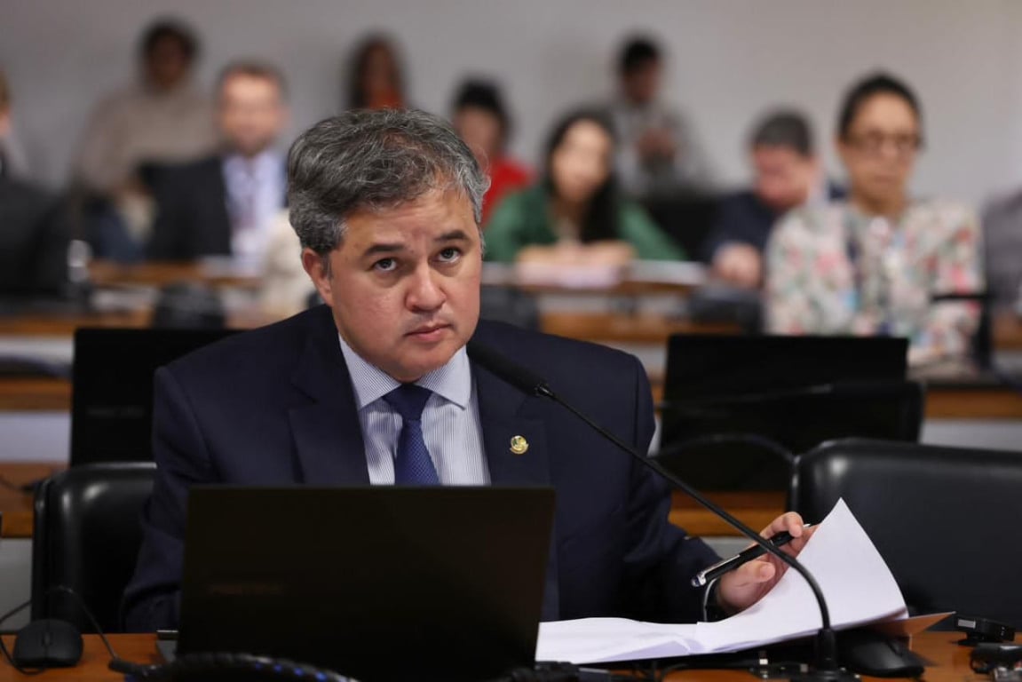 Com a tragédia pela ingestão de bebidas adulteradas, Efraim lembra atuação contra contrabando e pirataria