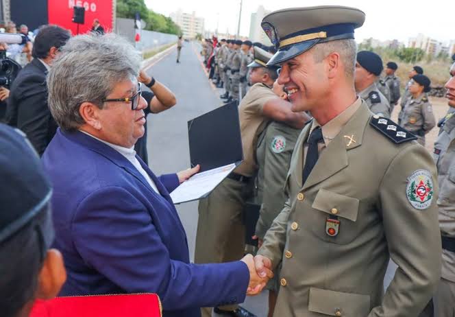 João Azevêdo determina mudanças em cargos de comando da Polícia Militar - VEJA A LISTA COMPLETA
