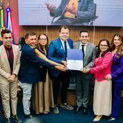 Dr. Jhony recebe título de cidadão patoense em solenidade na Câmara Municipal