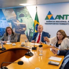 Veneziano e Cida Ramos defendem pautas prioritárias dos taxistas brasileiros durante audiência na ANTT