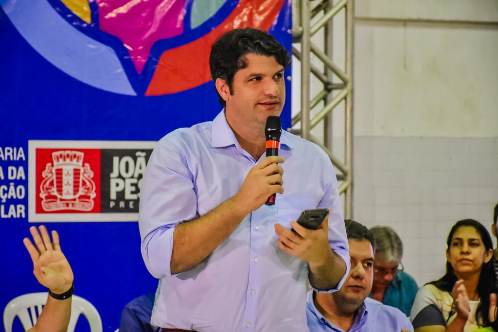 Leo Bezerra reage a críticas e descarta servir de “trampolim político”